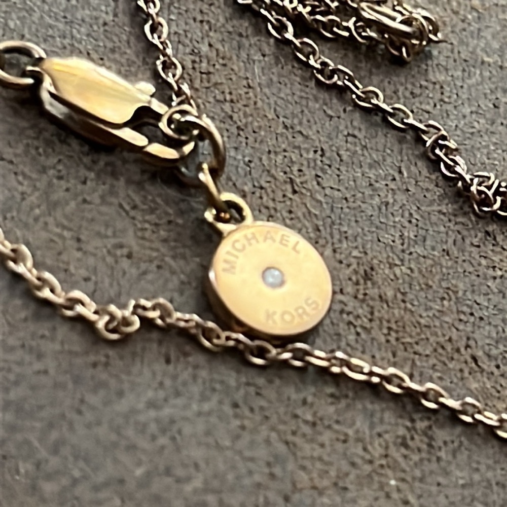 Michael Kors acetate logo plaque necklace - Picture 5 of 5